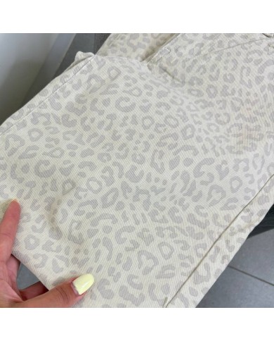 PANTALÓN ESTAMPADO ANIMAL PRINT