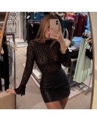 TOP ENCAJE TRANSPARENCIAS NEGRO