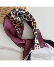 PAÑUELO ANIMAL PRINT BURDEOS