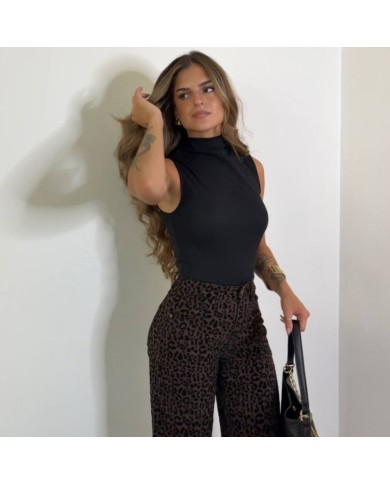 TOP CUELLO NEGRO