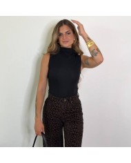 TOP CUELLO NEGRO
