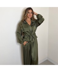 CONJUNTO SATÉN VERDE CAQUI