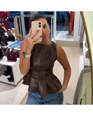 TOP VOLANTE EFECTO PIEL CHOCO