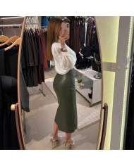 FALDA MIDI EFECTO PIEL VERDE MILITAR