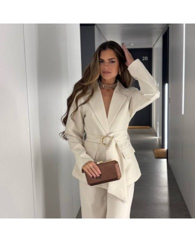 CONJUNTO TRAJE HEBILLA CREMA