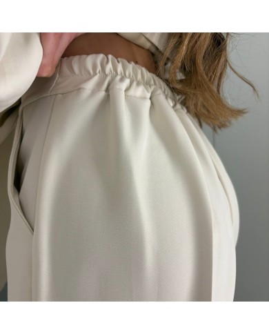 CONJUNTO TRAJE HEBILLA CREMA