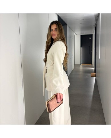 CONJUNTO TRAJE HEBILLA CREMA