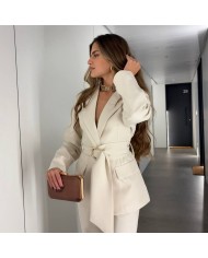 CONJUNTO TRAJE HEBILLA CREMA