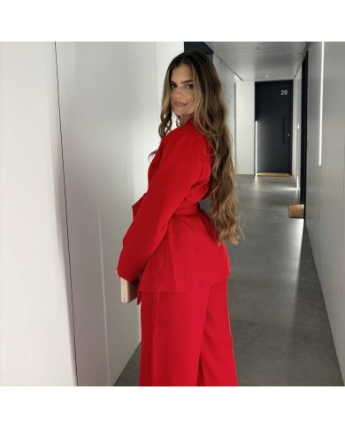 CONJUNTO TRAJE HEBILLA ROJO