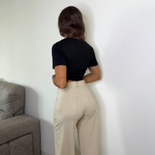 CAMISETA CORTA NEGRA 2