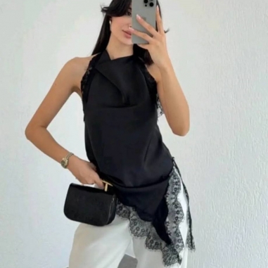 TOP HALTER LENCERO NEGRO