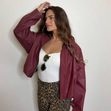 BOMBER EFECTO PIEL BURDEOS