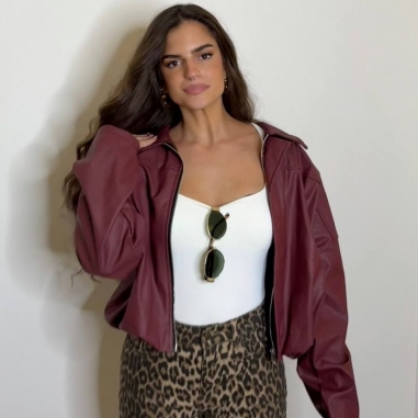 BOMBER EFECTO PIEL BURDEOS