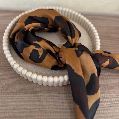 PAÑUELO ANIMAL CAMEL