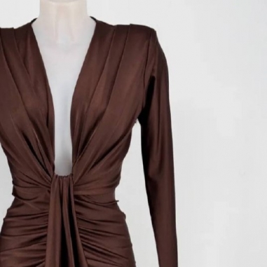 VESTIDO NUDO MANGA CHOCO
