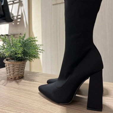 BOTA ALTA NEGRA