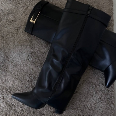 BOTA ALTA HEBILLA NEGRA