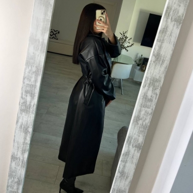 GABARDINA EFECTO PIEL NEGRA