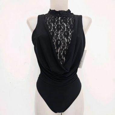 BODY ESCOTE FLUIDO ENCAJE NEGRO