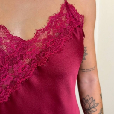 VESTIDO LENCERO VINO