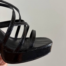 SANDALIA NEGRA CRUZADA 2