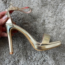 SANDALIA TACÓN DORADA