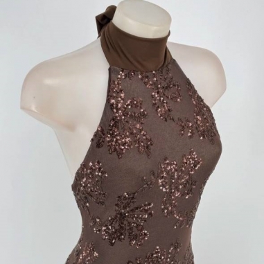 VESTIDO HALTER LENTEJUELA CHOCO
