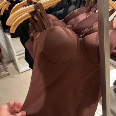 BODY BASIC ESCOTE DE CORAZÓN CHOCO