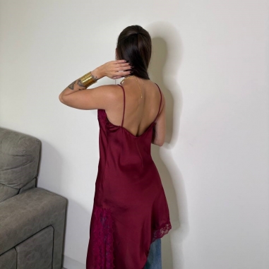 VESTIDO LENCERO VINO