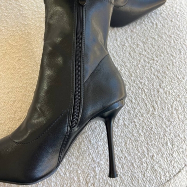 BOTÍN TACÓN AJUSTADO