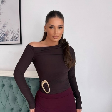 TOP FRUNCIDO ACCESORIO CHOCO