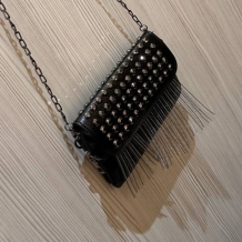 BOLSO TACHAS FLECOS NEGRO 2