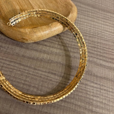 GARGANTILLA RÍGIDA DORADA