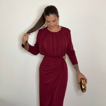 VESTIDO ESCOTE PLISADO VINO 2