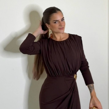 VESTIDO ESCOTE PLISADO CHOCO
