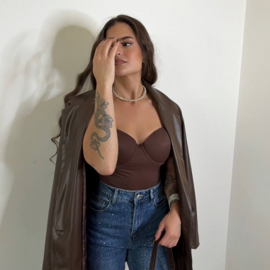 BLAZER LARGA EFECTO PIEL CHOCO