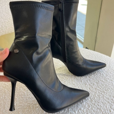 BOTÍN TACÓN AJUSTADO