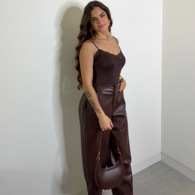 PANTALÓN EFECTO PIEL BALLOON CHOCO