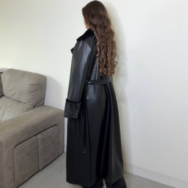 GABARDINA EFECTO PIEL PELITO NEGRA