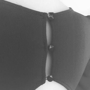 PREVENTA MONO ESPALDA ABOTONADO NEGRO