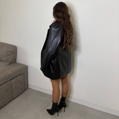 BLAZER LARGA EFECTO PIEL NEGRA