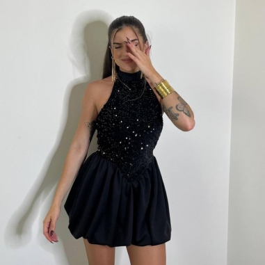 VESTIDO GLOBO HALTER NEGRO