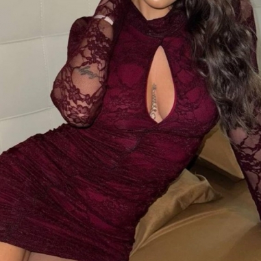 VESTIDO ENCAJE ABERTURA VINO