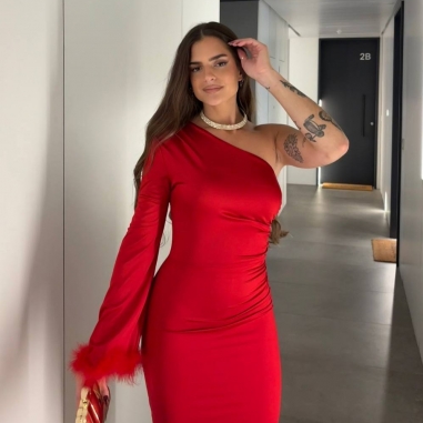 VESTIDO ASIMÉTRICO PLUMAS ROJO