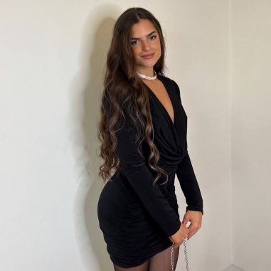 VESTIDO ESCOTE FLUÍDO NEGRO