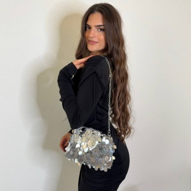 VESTIDO ESCOTE FLUÍDO NEGRO