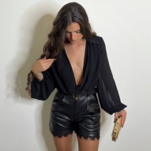 SHORT ENCAJE EFECTO PIEL