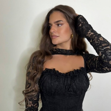 TOP ENCAJE ABERTURA NEGRO