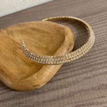 GARGANTILLA RÍGIDA DORADA