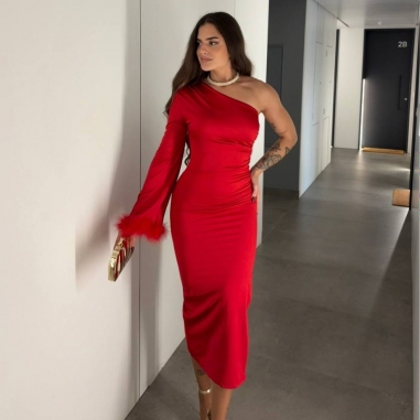 VESTIDO ASIMÉTRICO PLUMAS ROJO